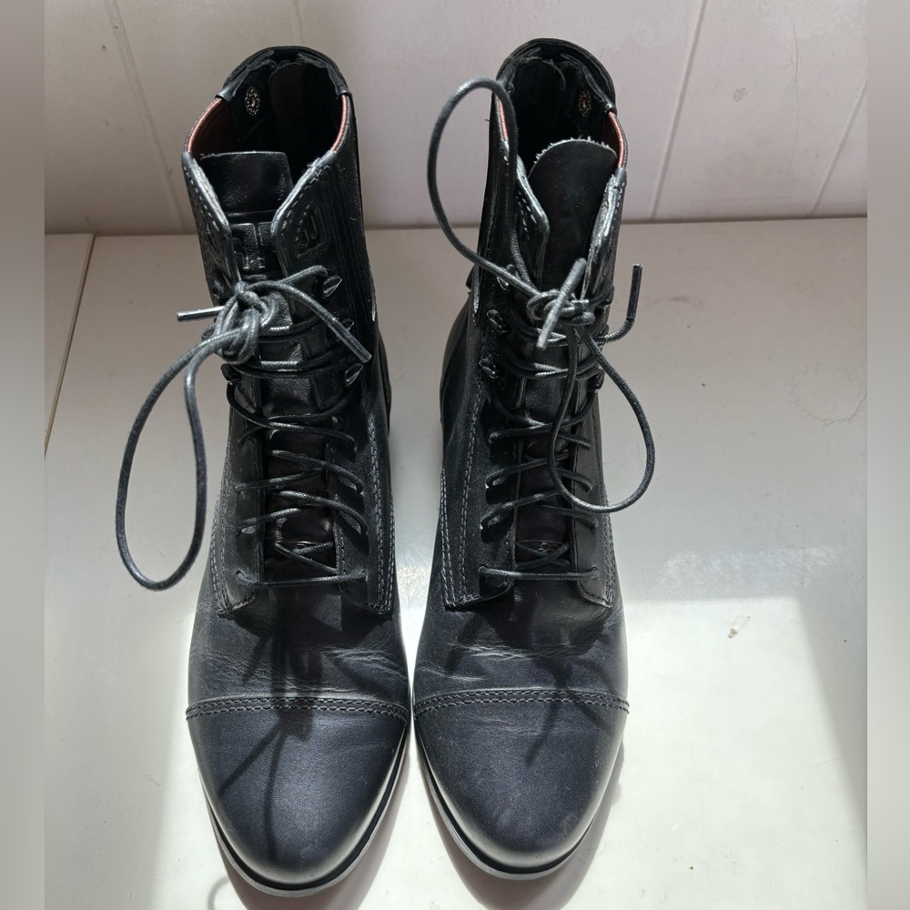 Ariat Black Paddock Boot with Zip & Laces. Woman’s size 7. EUC, Like New.